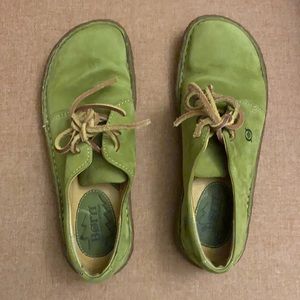 Born Green Shoes Sz 7.5